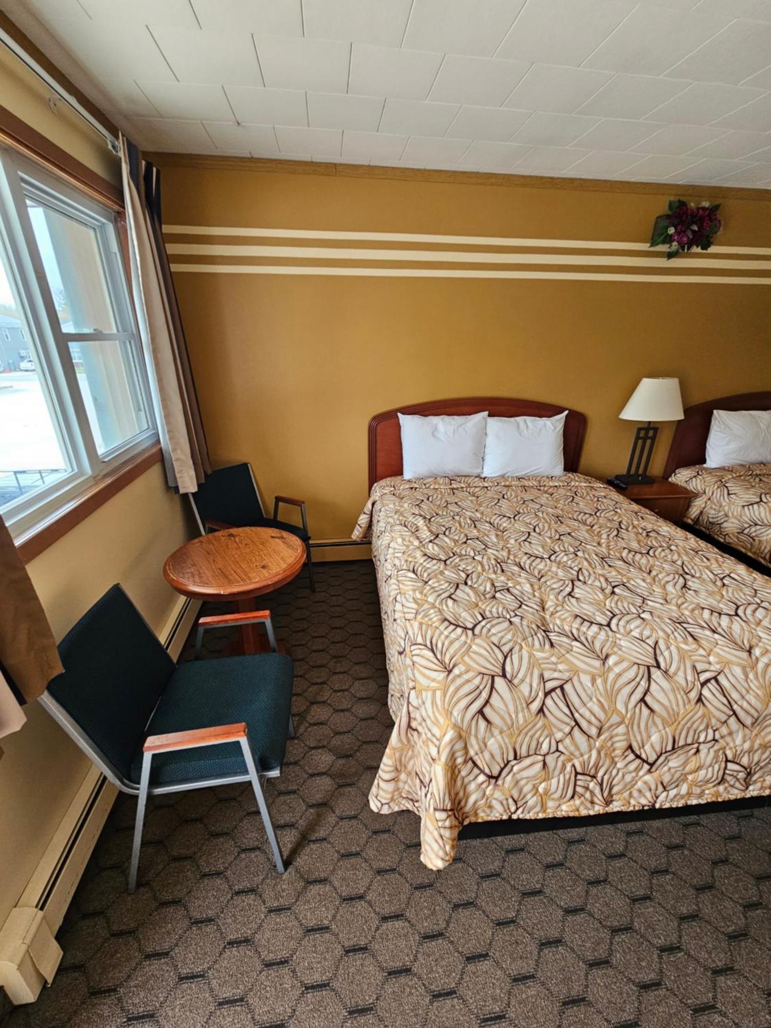 Forest Plaza Motel Mount Forest Luaran gambar