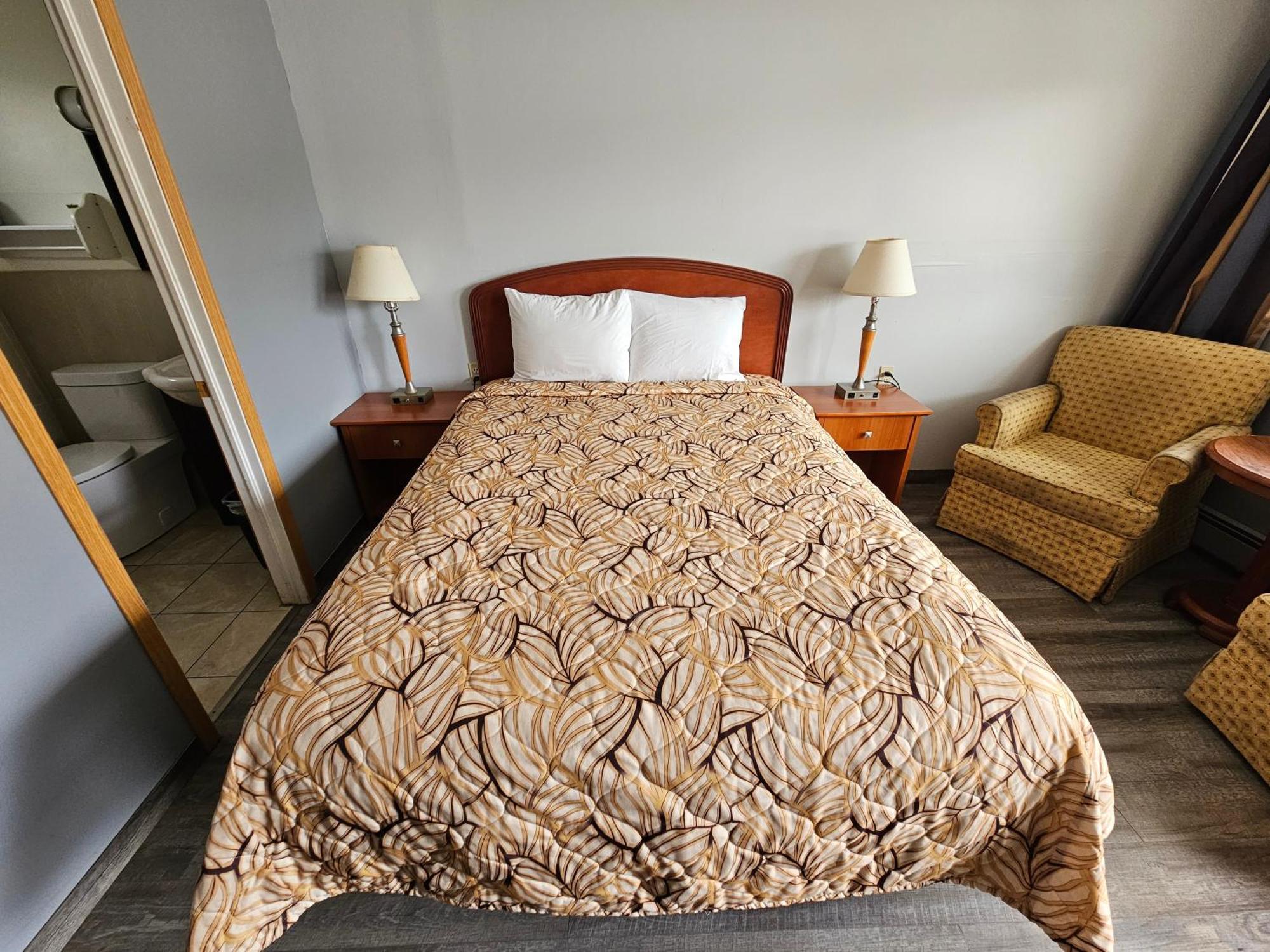 Forest Plaza Motel Mount Forest Luaran gambar