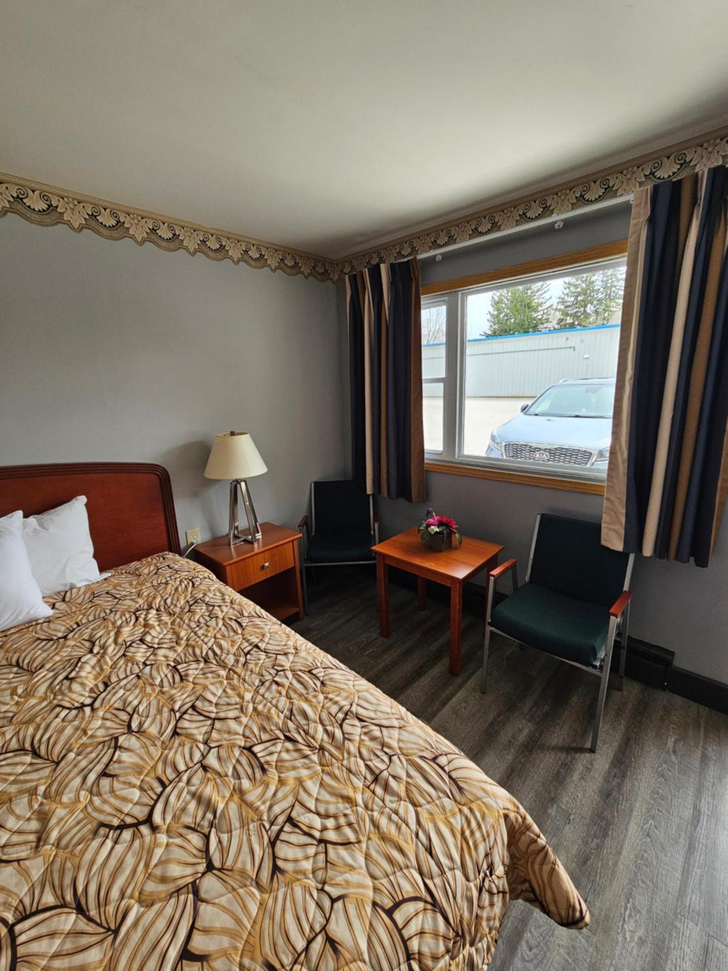 Forest Plaza Motel Mount Forest Luaran gambar