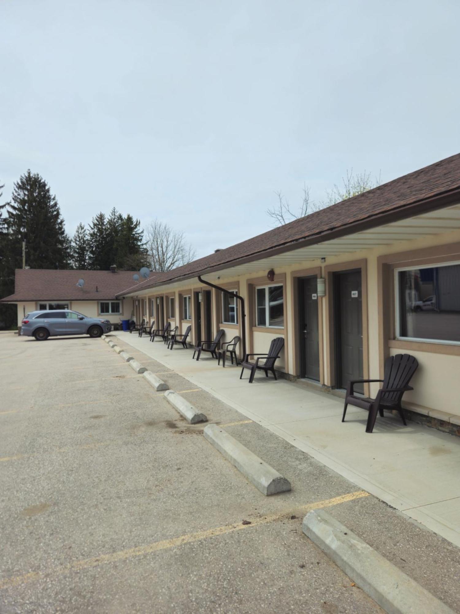 Forest Plaza Motel Mount Forest Luaran gambar