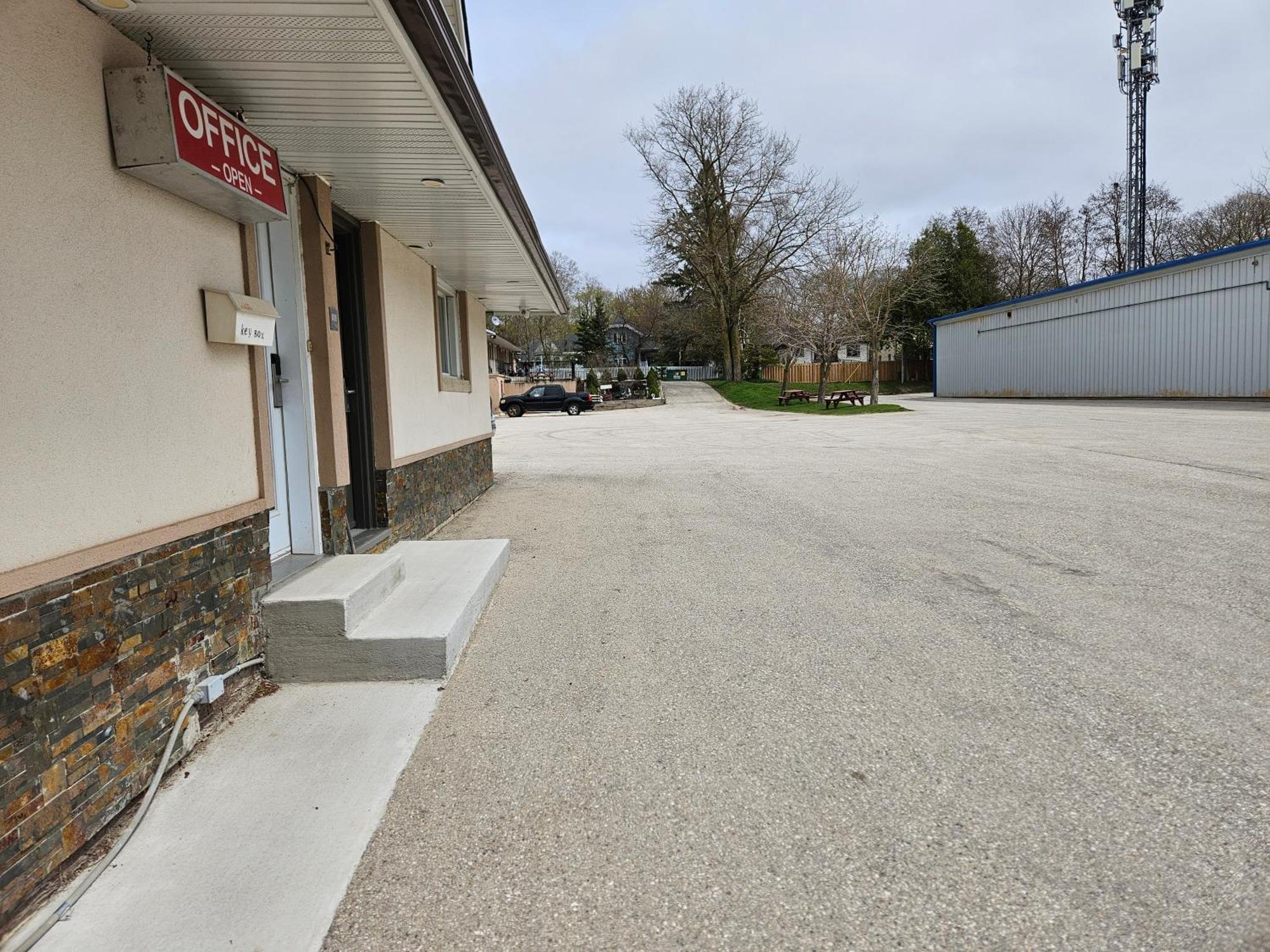 Forest Plaza Motel Mount Forest Luaran gambar