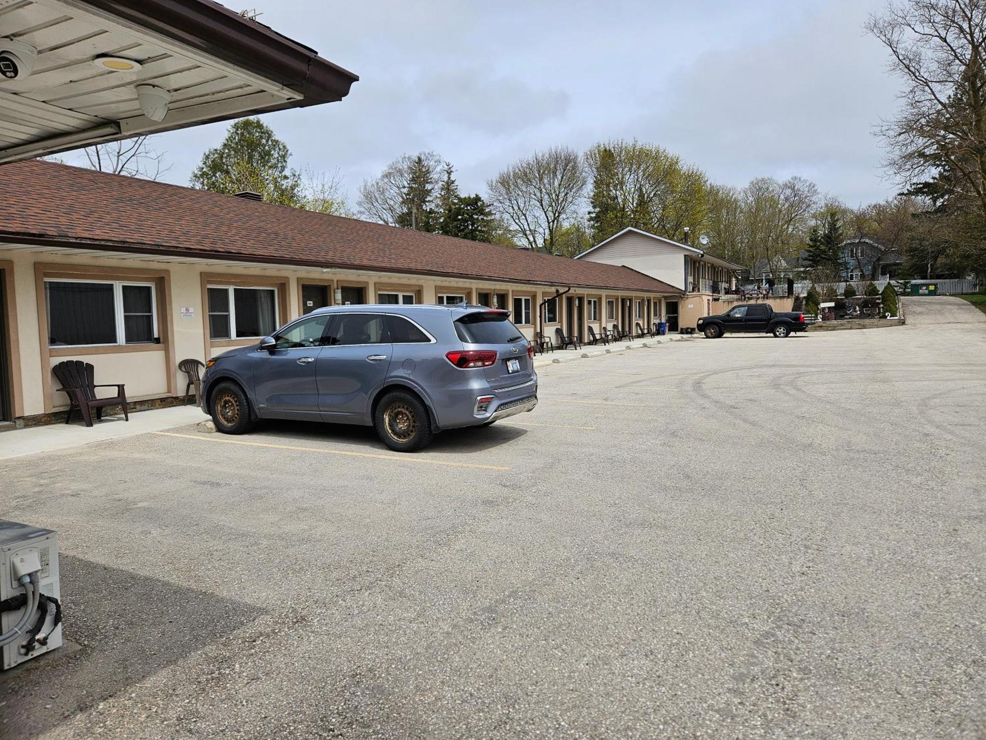 Forest Plaza Motel Mount Forest Luaran gambar