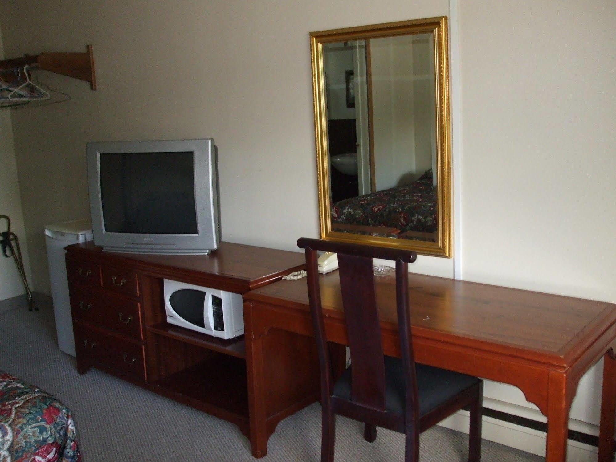 Forest Plaza Motel Mount Forest Luaran gambar