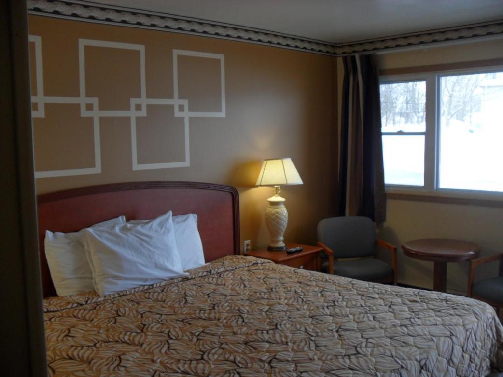 Forest Plaza Motel Mount Forest Luaran gambar