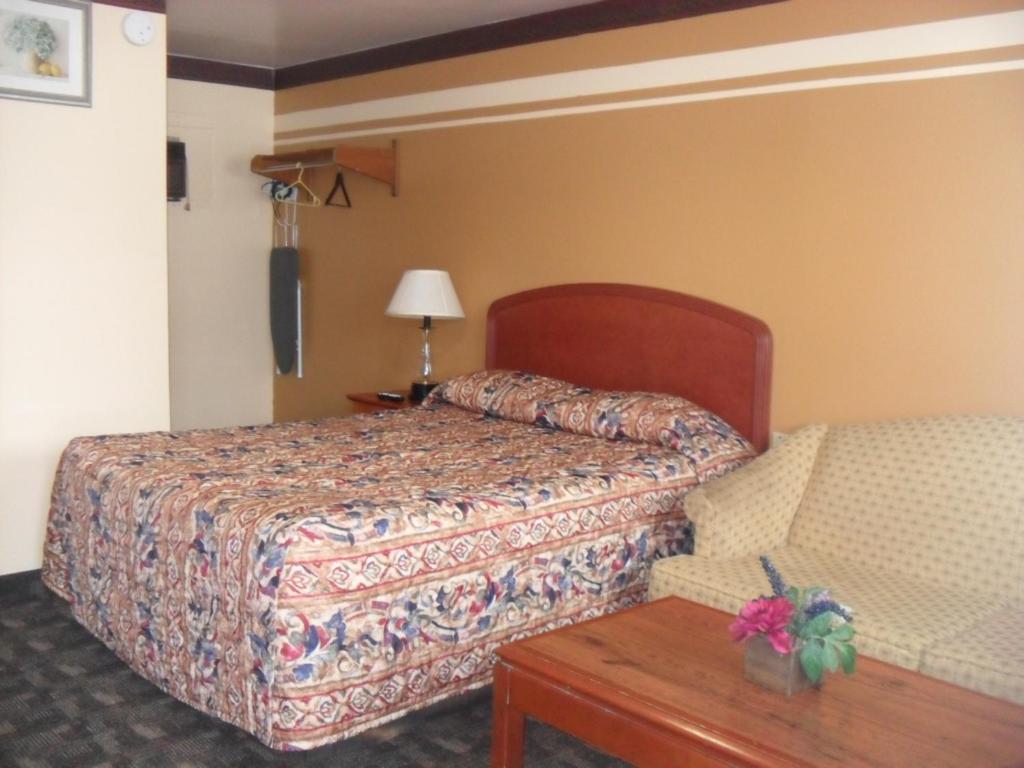 Forest Plaza Motel Mount Forest Luaran gambar